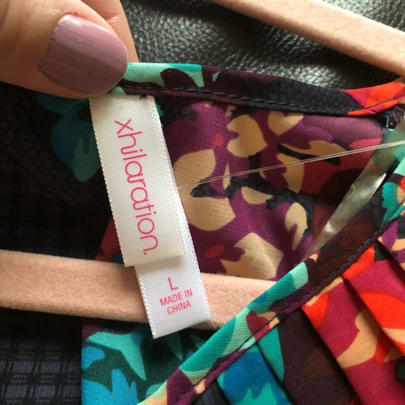 Pretty Floral Dress - Picture 7 of 8